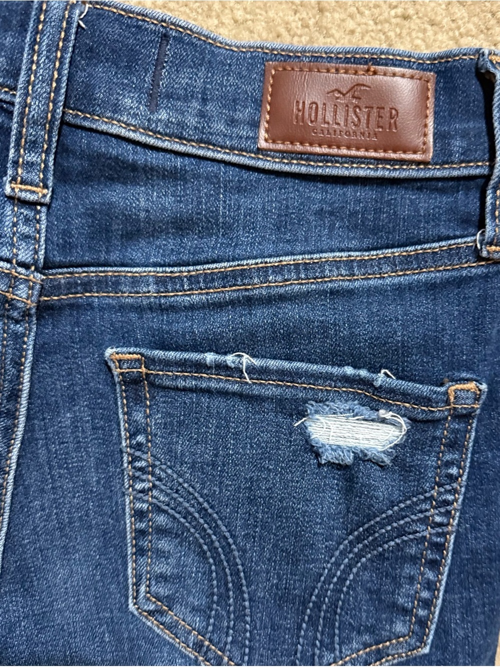Hollister High Rise 3” Distressed Women’s Denim Shorts - Picture 3 of 4
